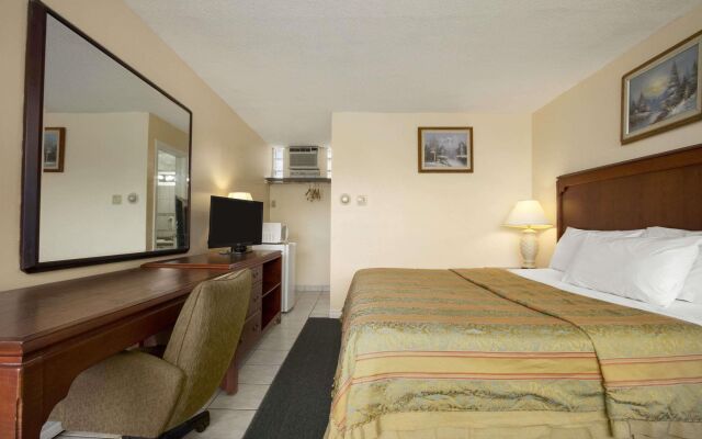 Knights Inn Burlington, ON