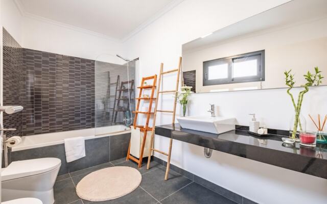 Uptown Sea View by Madeira Sun Travel