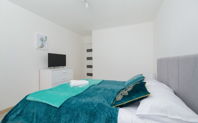 Droga na Bystre Zakopane by Renters