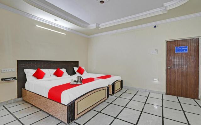 OYO 70196 Hotel Raj Inn