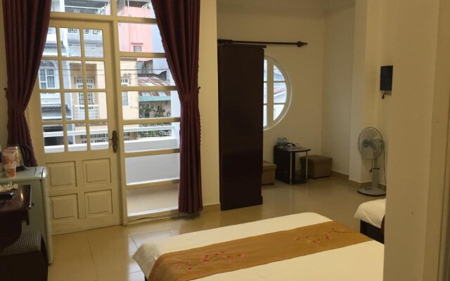 Gold Star Hotel