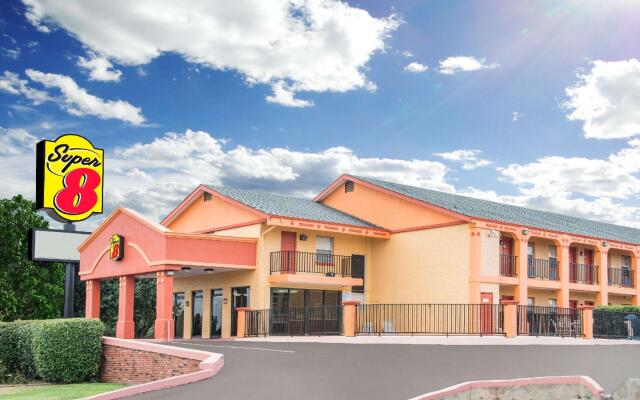 Super 8 by Wyndham Tulsa/Arpt/St Fairgrounds