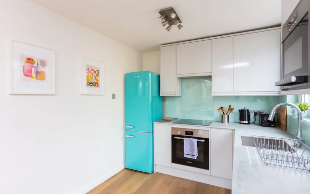 Spacious Central 3 Bedroom Apartment in Old Street