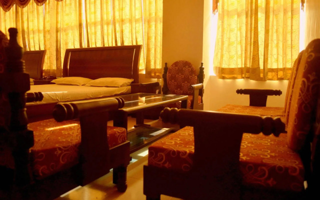 OYO 13365 Hotel Teg Royal