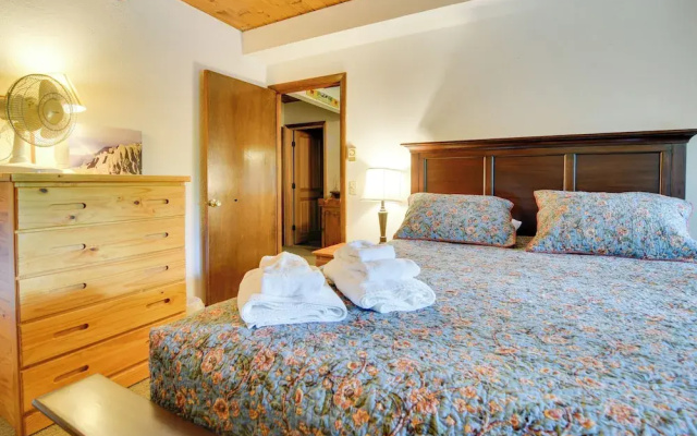Beautiful Chalet ~ 5 Miles to Attitash Mountain