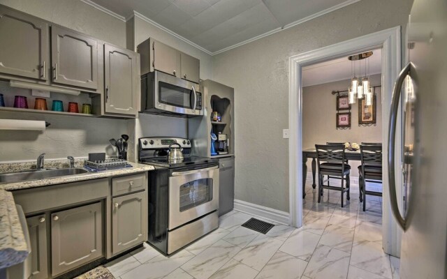 Niagara Falls Townhome: Near Wineries!