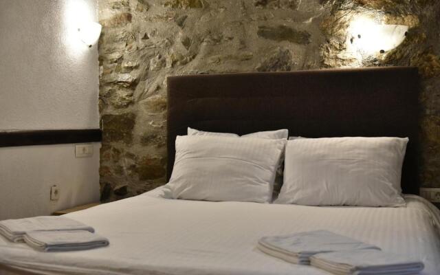 Canyon Matka Hotel