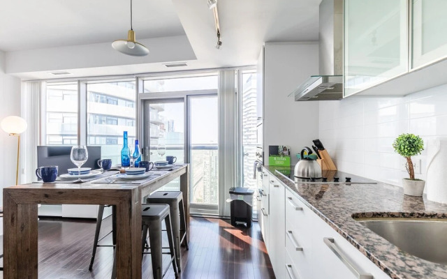 High-Rise Junior 2Br Condo downtown