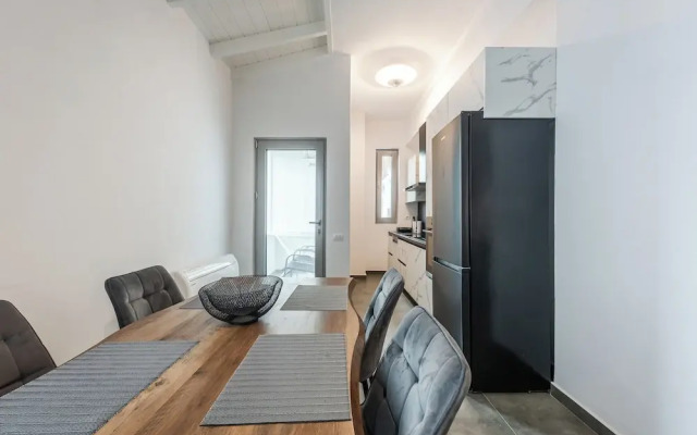 Royal Hill Apartment 1