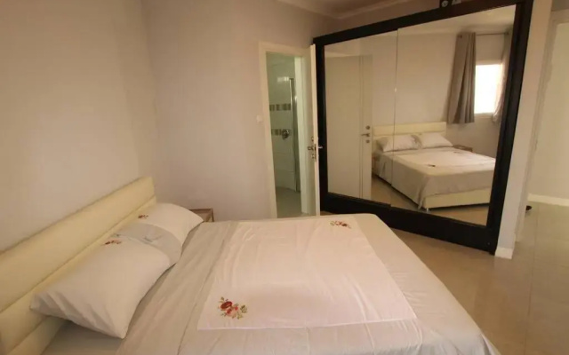 Royal Aparatment on the Sea , Blvd Nitza 34