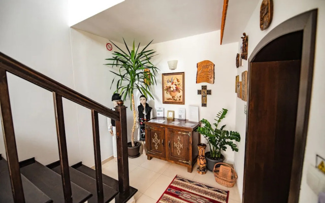 Casa Dives, Transylvania