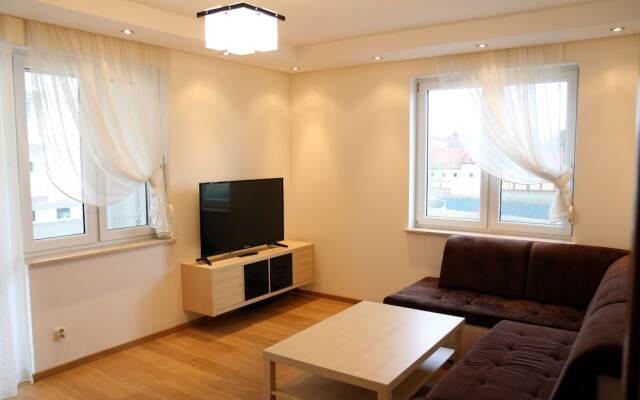 Apartament F&J 12