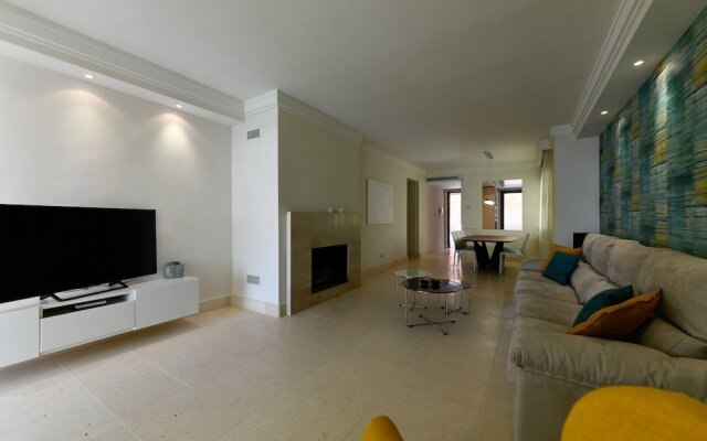 Monteros Hill Club Marbella Canovas (VC)