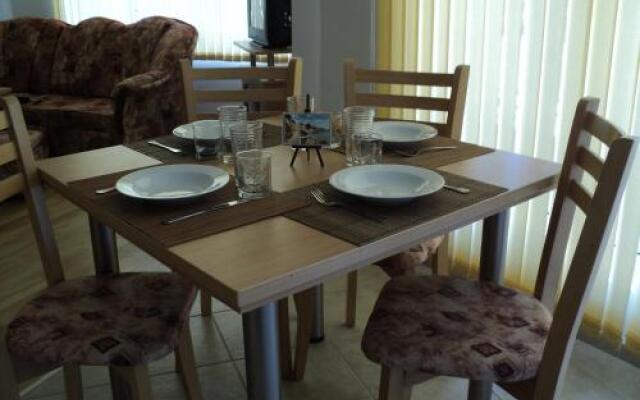 Meni Apartments and Guest Rooms