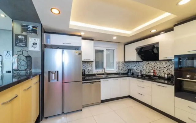 Stylish Duplex With Garden and Gazebo in Muratpasa