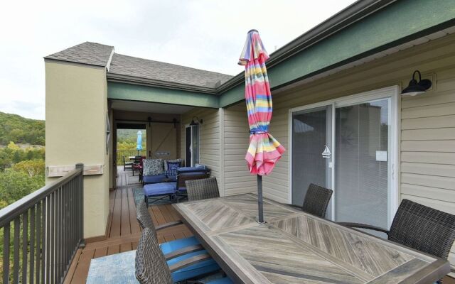 Gathering Place at the Nest - Open-air Dining