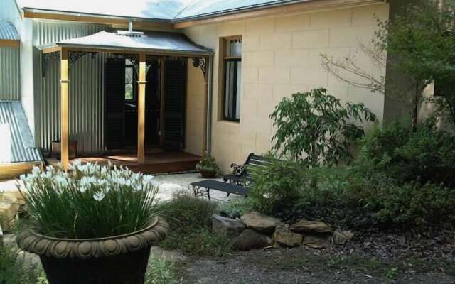 Tizzana Winery Bed & Breakfast