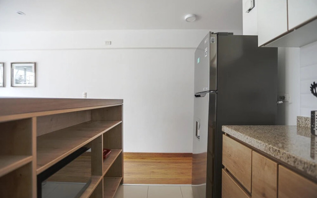 Quiet Romantic Apartment In The Heart Of Barranco