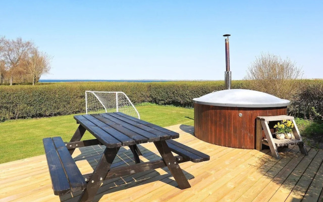 6 Person Holiday Home in Vinderup