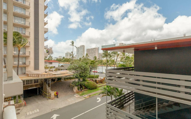 Lewers Street - Suite 401