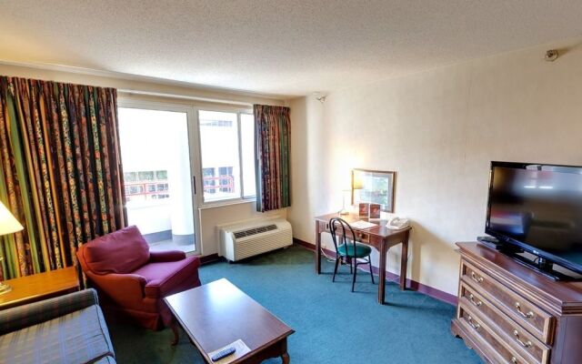Garfield Suites Hotel