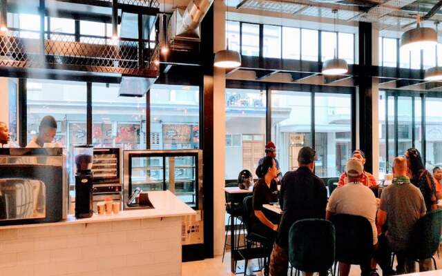 Urban Oasis ApartHotel