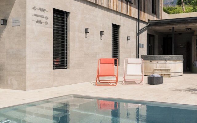 EAST GOING TRIPLE A Apartments