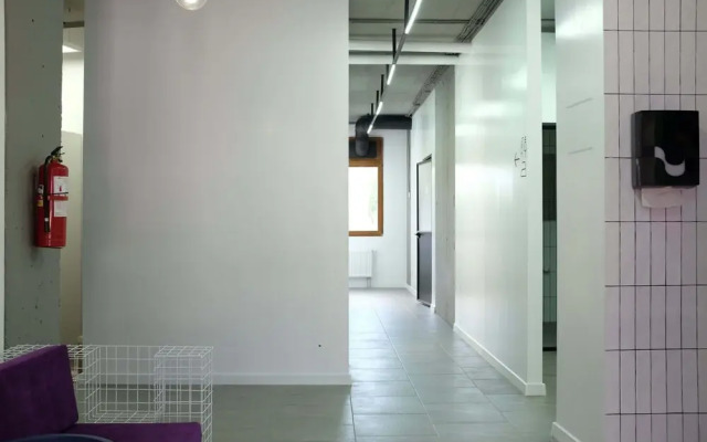 AV capsule hotel & hub