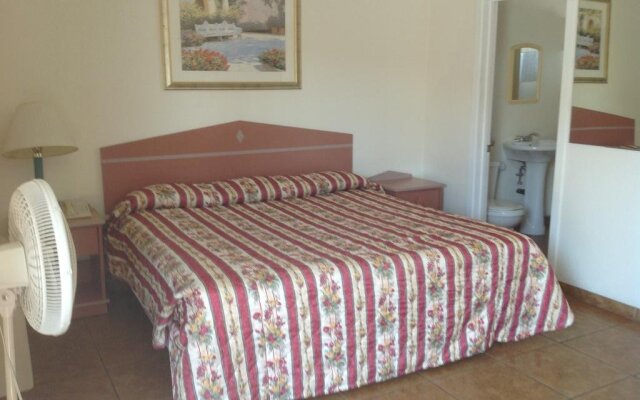 Redwood Motel