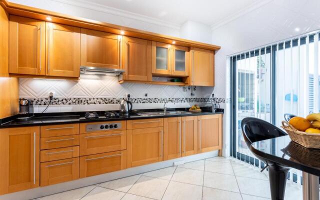 Great 2 bedroom apartment with communal pool