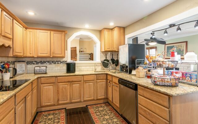 The Wayward Traveler's Inn