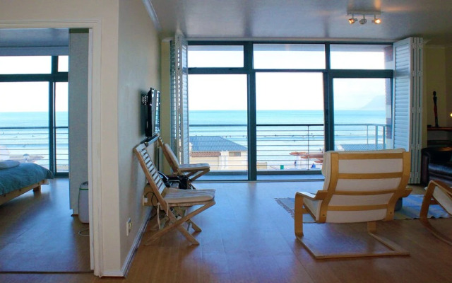Surfers Sea Loft