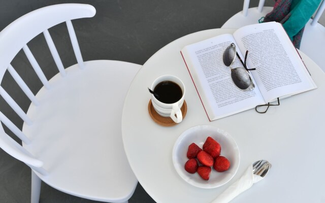 Ammos Luxury Rooms & Home