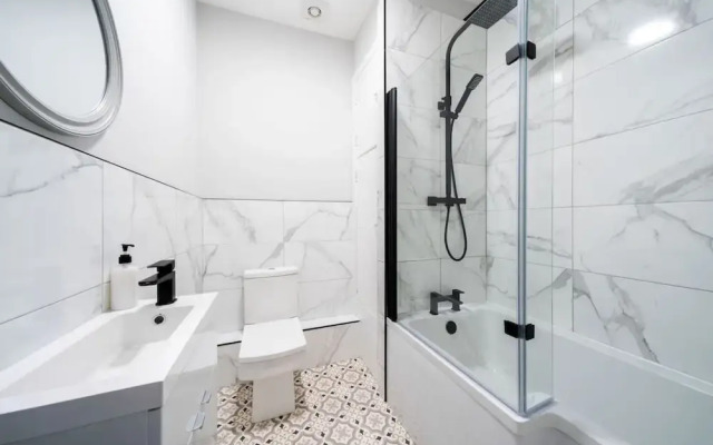 Lochside Apartment B