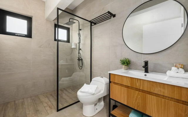Brand NEW 3br2ba w Private Pool Amazing Location