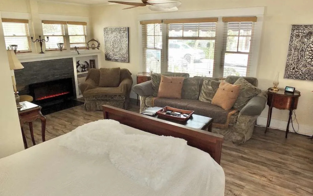 Beach Bungalow-lb