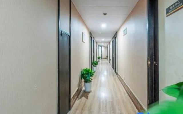 Super 8 Hotel Ningbo Caihong South Road