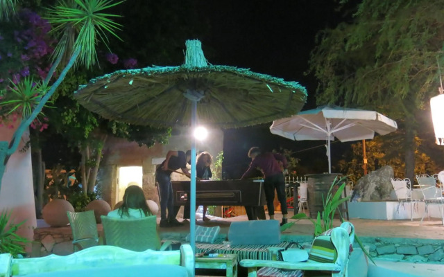 Gorgona Studios and Apartments