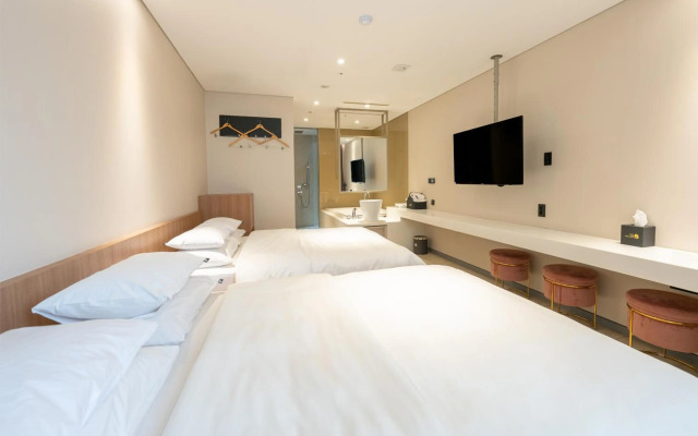 Hotel The Designers Hongdae