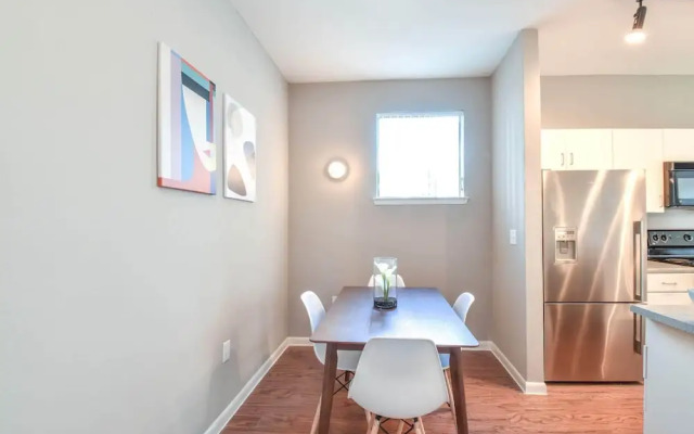 Plano Dreamy Studio Apartment