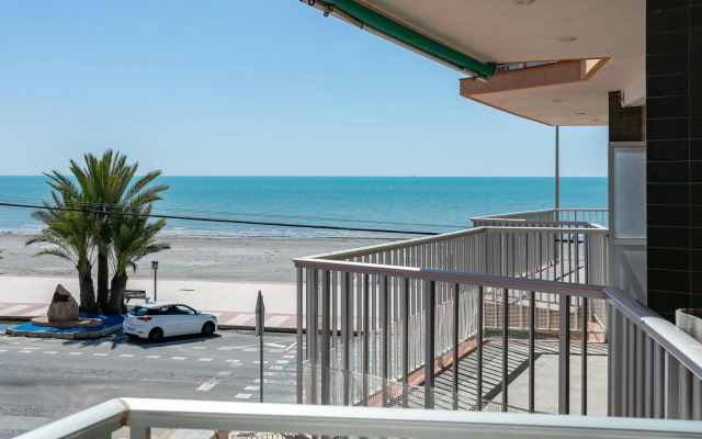 Apartment with stunning sea views