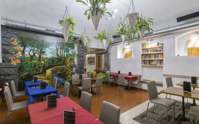 Florentia Apartments