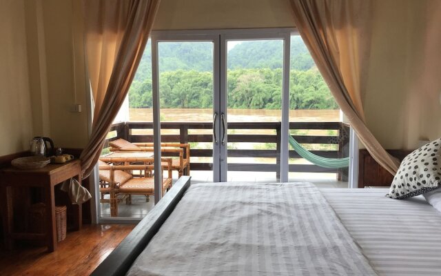 Riverview Bungalows & GH