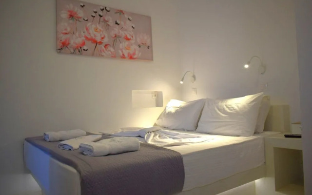 Tinos Heritage Plateia