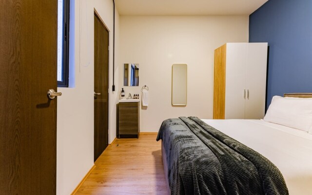 Mariano Escobedo Apartments by VH