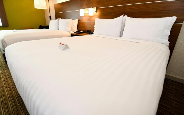 Holiday Inn Express Hotel & Stes Port Clinton-Catawba Island, an IHG Hotel