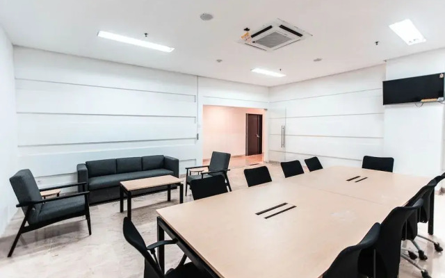 Super OYO Townhouse 1 Hotel Salemba