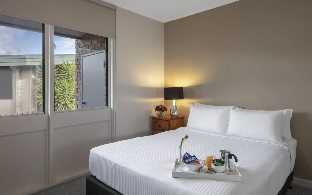 Dorset Gardens Hotel