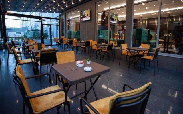 Doanesia Premium Hotel And Spa Tirana