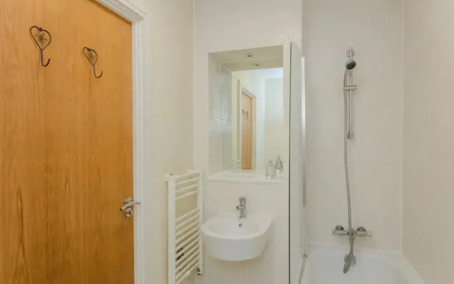 Vivid Apartment in Central London